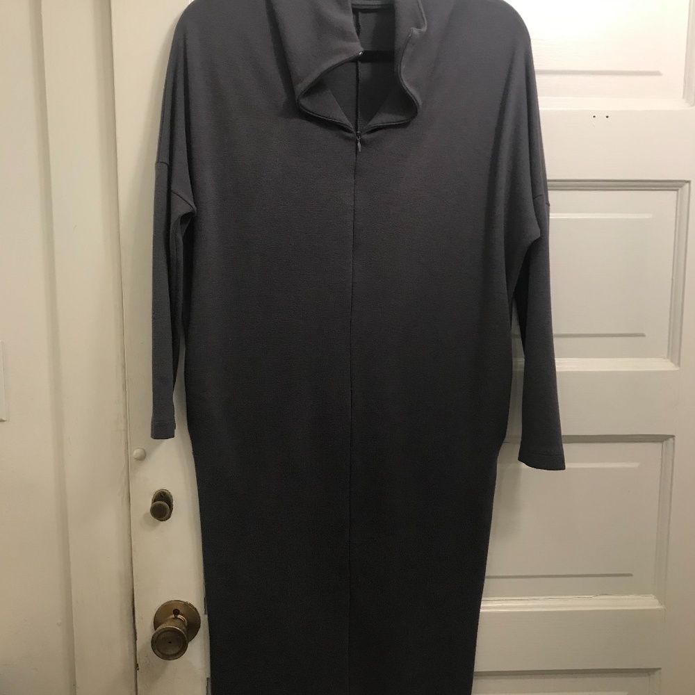 Women's soft gray dress with pockets